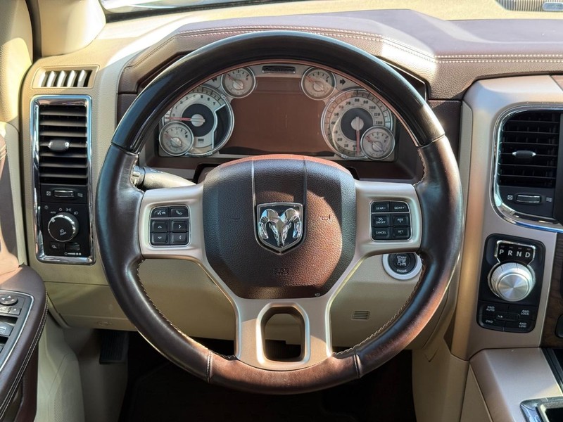 Ram 1500 Vehicle Full-screen Gallery Image 14
