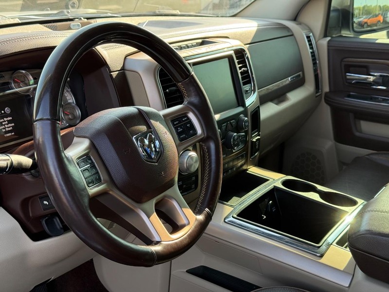 Ram 1500 Vehicle Full-screen Gallery Image 19