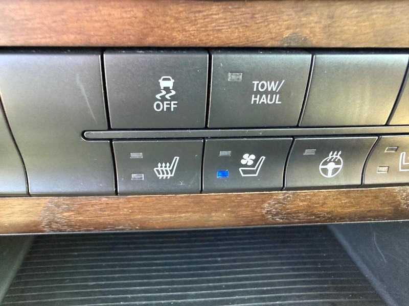Ram 1500 Vehicle Full-screen Gallery Image 23