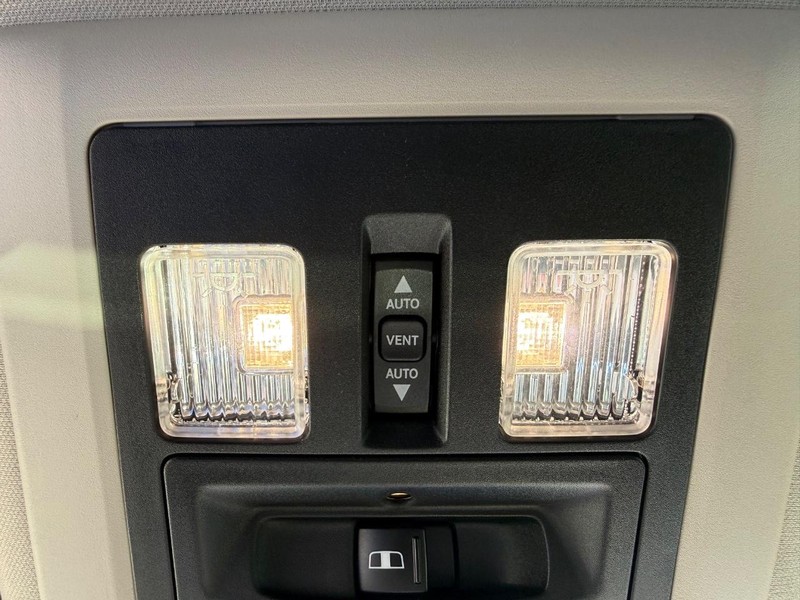 Ram 1500 Vehicle Full-screen Gallery Image 29