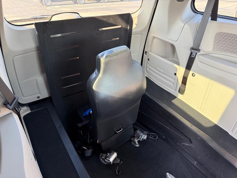 Dodge Grand Caravan Vehicle Full-screen Gallery Image 13