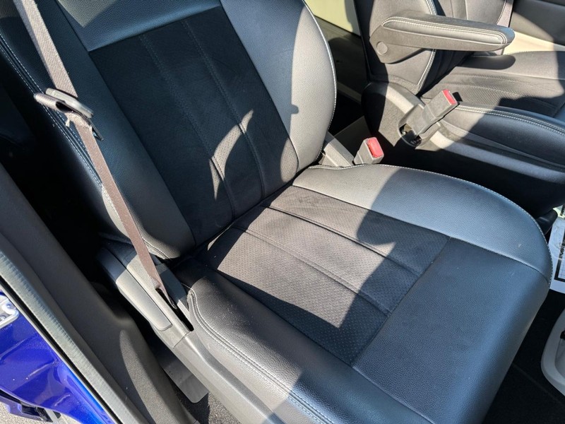 Dodge Grand Caravan Vehicle Full-screen Gallery Image 17