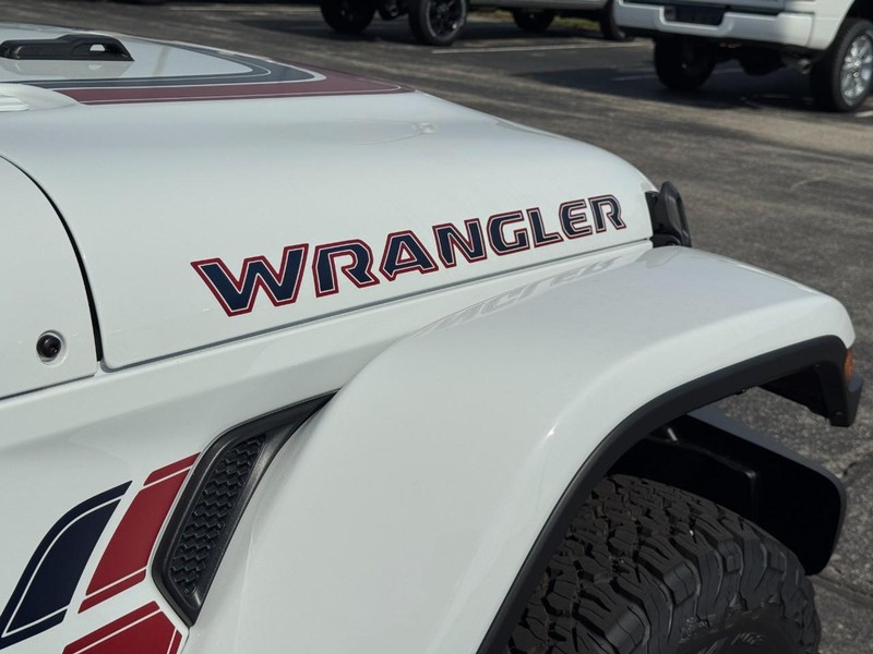 Jeep Wrangler Vehicle Full-screen Gallery Image 17