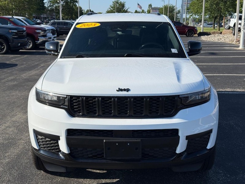 Jeep Grand Cherokee L Vehicle Full-screen Gallery Image 10