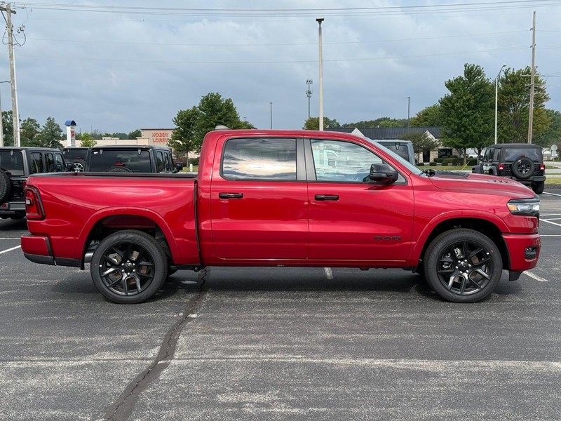 Ram 1500 Vehicle Full-screen Gallery Image 2