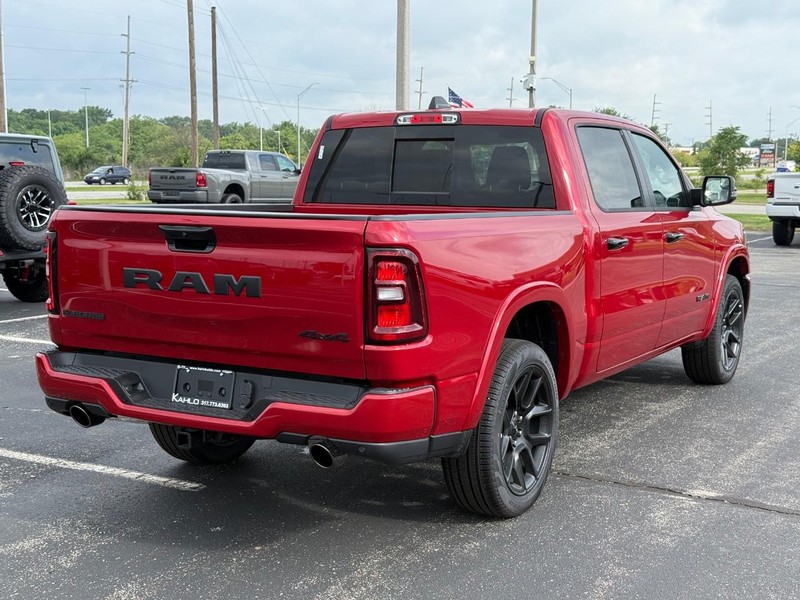 Ram 1500 Vehicle Full-screen Gallery Image 3