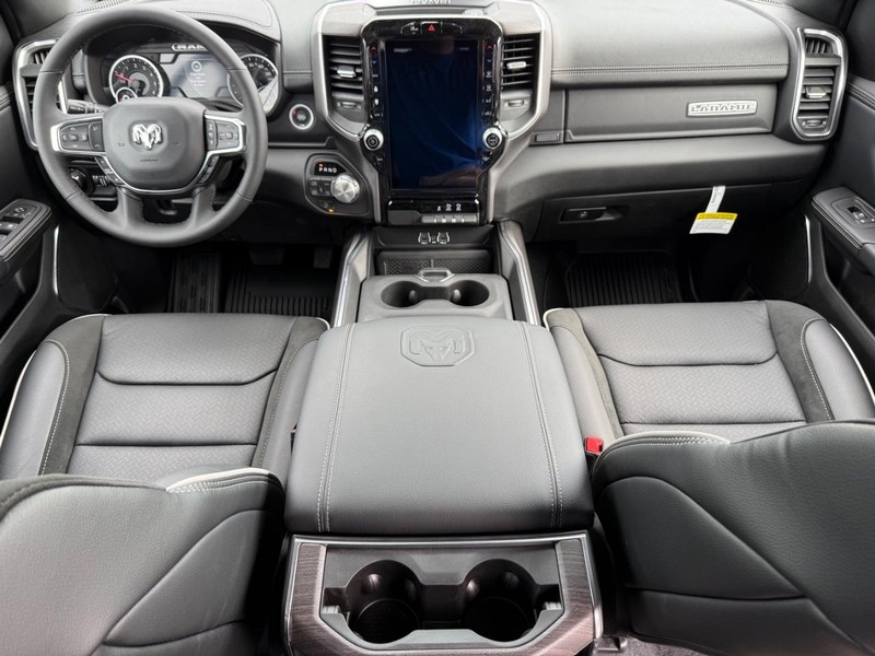Ram 1500 Vehicle Full-screen Gallery Image 13