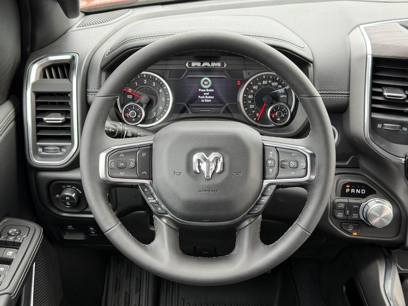 Ram 1500 Vehicle Full-screen Gallery Image 14