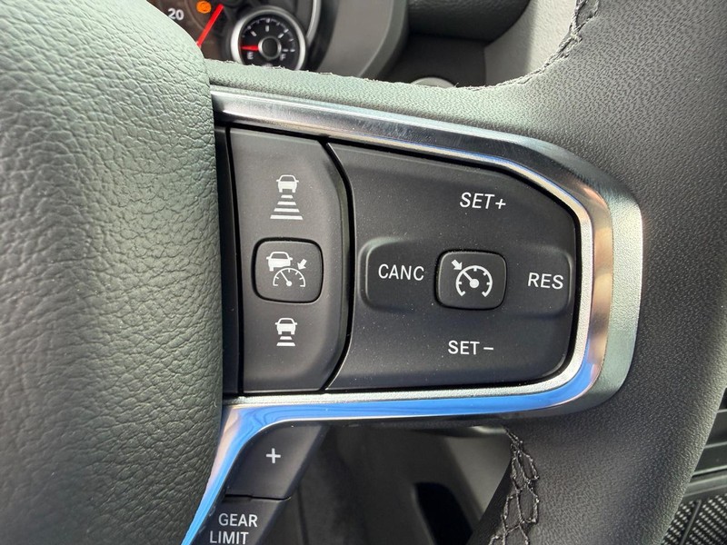 Ram 1500 Vehicle Full-screen Gallery Image 21