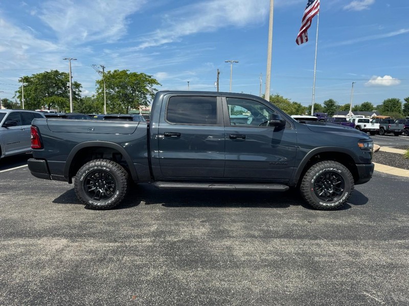 Ram 1500 Vehicle Full-screen Gallery Image 2