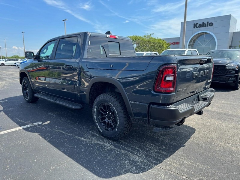 Ram 1500 Vehicle Full-screen Gallery Image 5