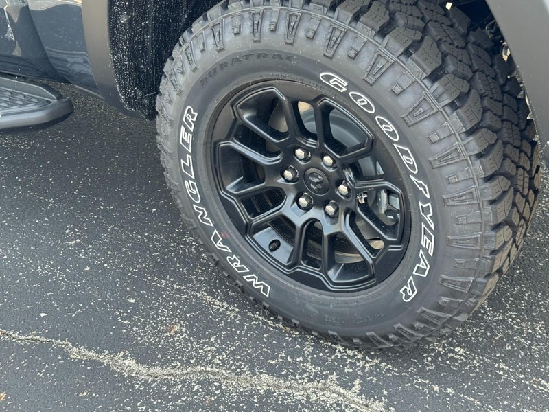 Ram 1500 Vehicle Full-screen Gallery Image 6