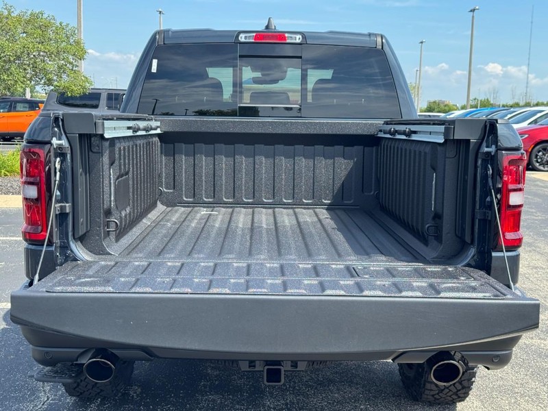 Ram 1500 Vehicle Full-screen Gallery Image 7