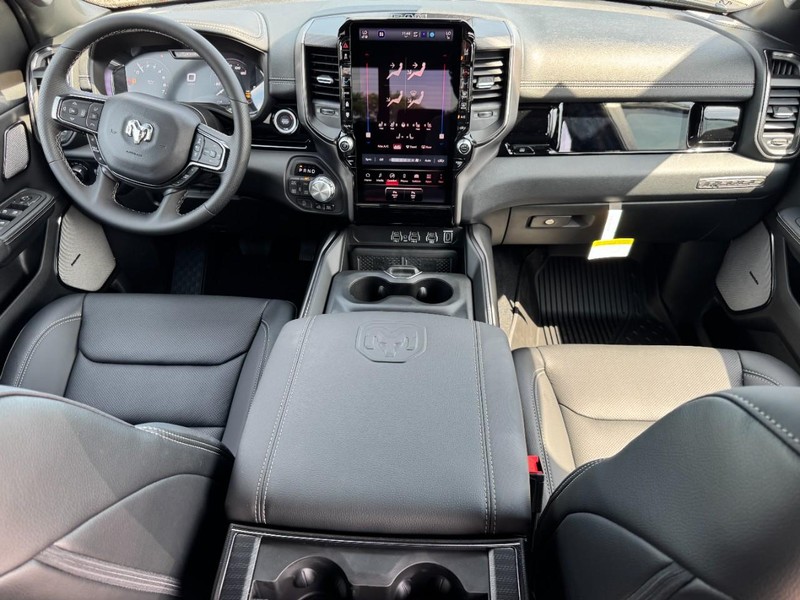 Ram 1500 Vehicle Full-screen Gallery Image 14