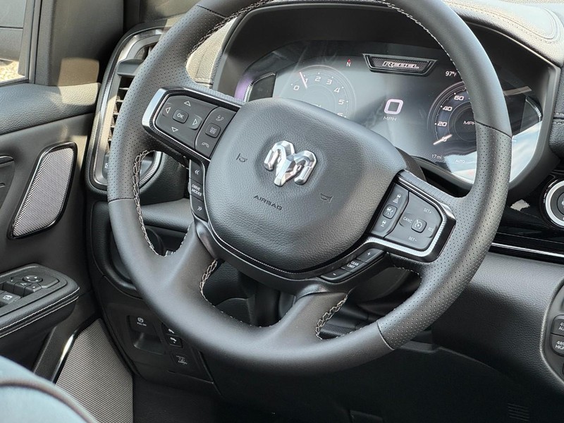 Ram 1500 Vehicle Full-screen Gallery Image 15