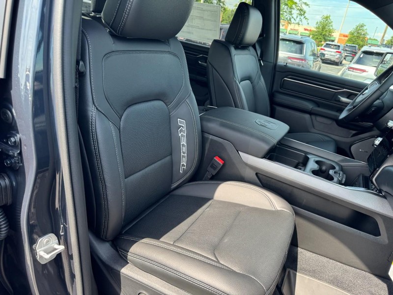 Ram 1500 Vehicle Full-screen Gallery Image 20