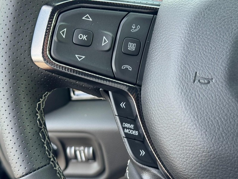 Ram 1500 Vehicle Full-screen Gallery Image 24