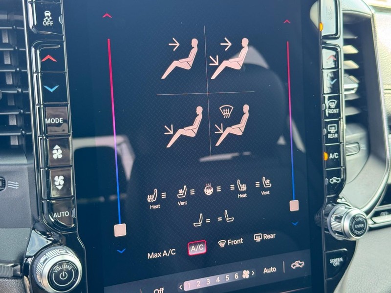 Ram 1500 Vehicle Full-screen Gallery Image 27