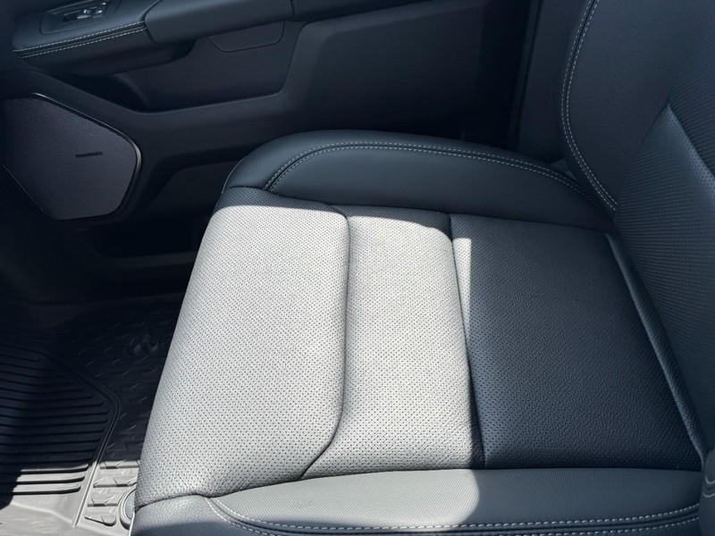Ram 1500 Vehicle Full-screen Gallery Image 30