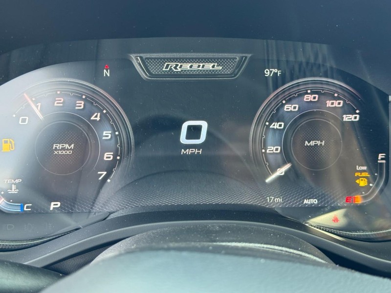 Ram 1500 Vehicle Full-screen Gallery Image 31