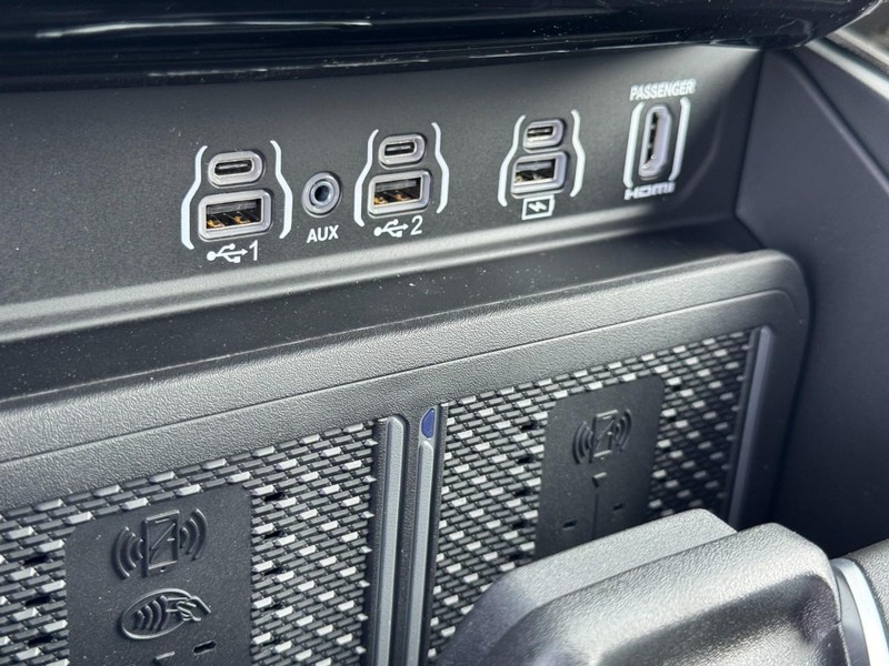 Ram 1500 Vehicle Full-screen Gallery Image 33