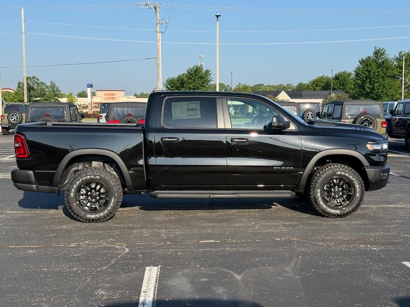 Ram 1500 Vehicle Full-screen Gallery Image 2