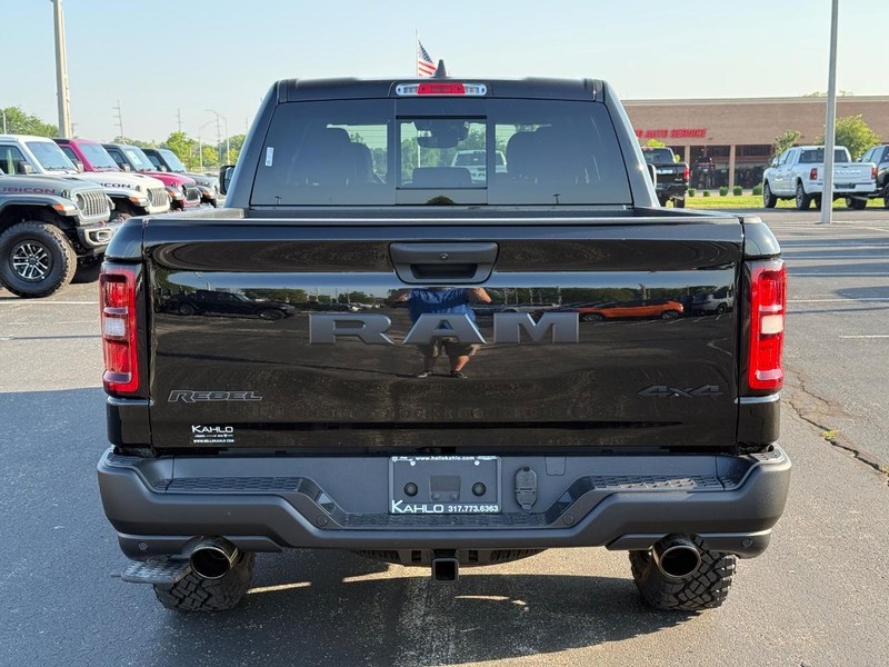 Ram 1500 Vehicle Full-screen Gallery Image 4