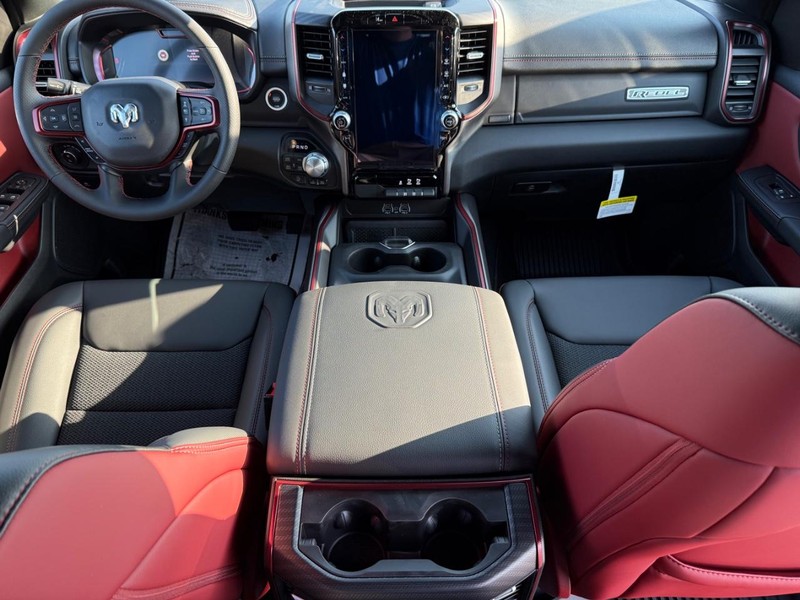 Ram 1500 Vehicle Full-screen Gallery Image 12