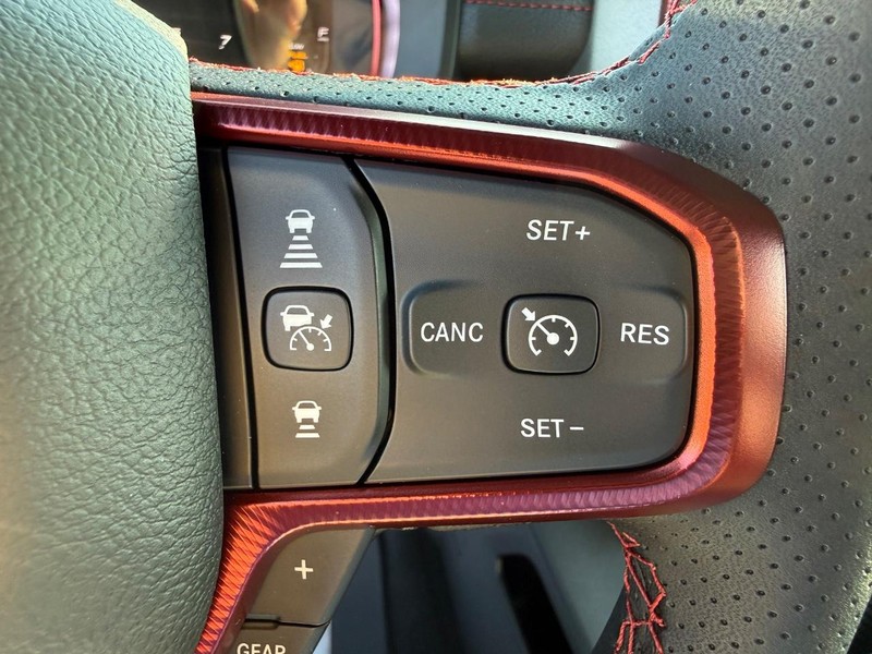 Ram 1500 Vehicle Full-screen Gallery Image 20