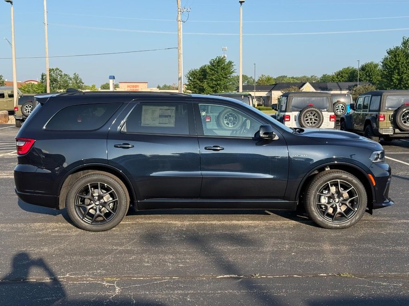 Dodge Durango Vehicle Full-screen Gallery Image 2