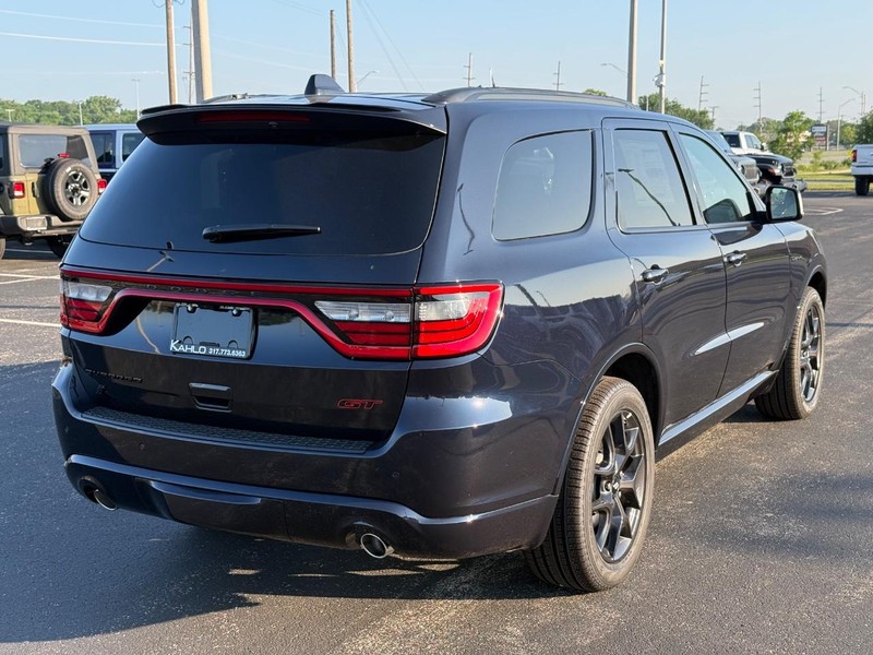 Dodge Durango Vehicle Full-screen Gallery Image 3