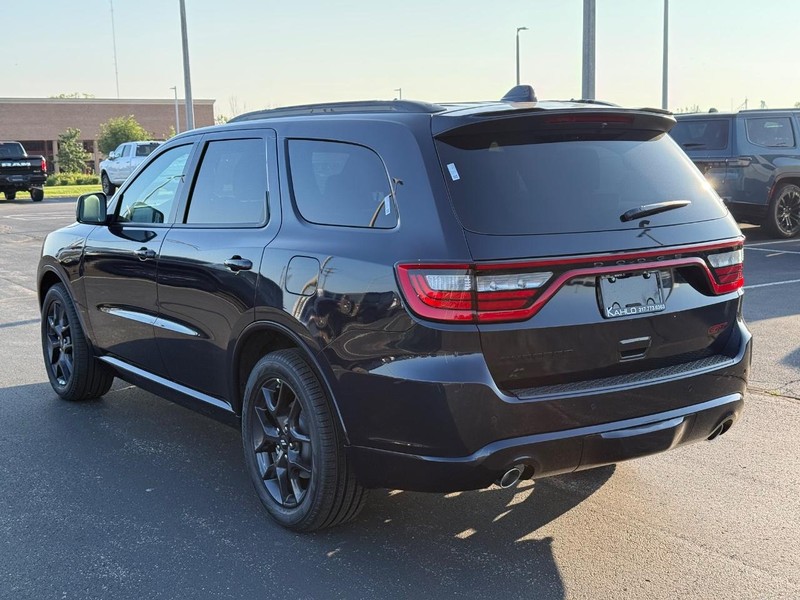 Dodge Durango Vehicle Full-screen Gallery Image 5