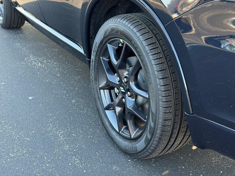 Dodge Durango Vehicle Full-screen Gallery Image 6