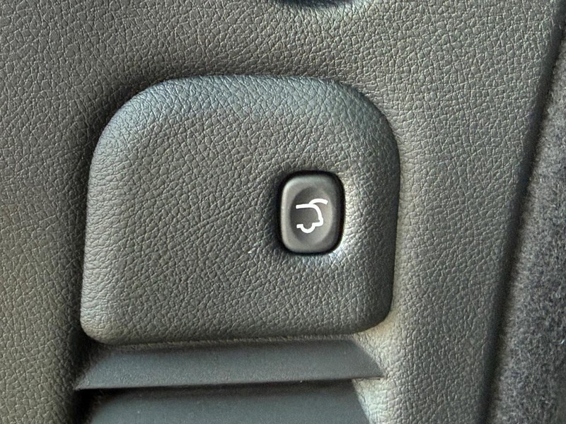 Dodge Durango Vehicle Full-screen Gallery Image 8