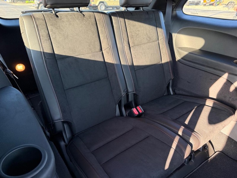 Dodge Durango Vehicle Full-screen Gallery Image 13