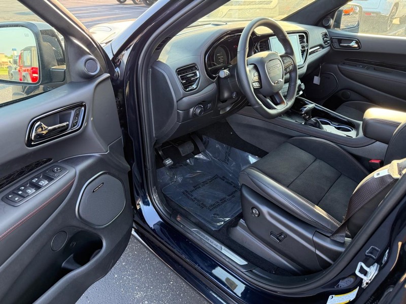 Dodge Durango Vehicle Full-screen Gallery Image 19