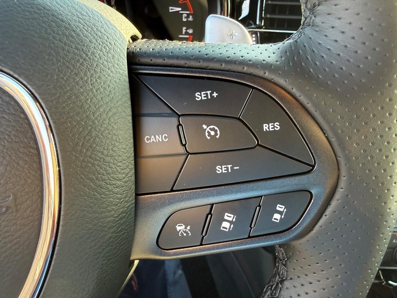 Dodge Durango Vehicle Full-screen Gallery Image 23