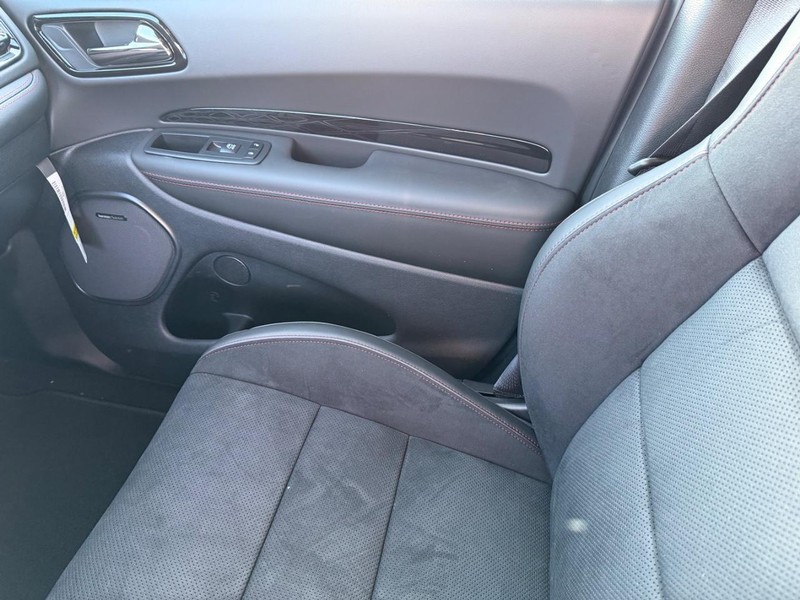 Dodge Durango Vehicle Full-screen Gallery Image 30