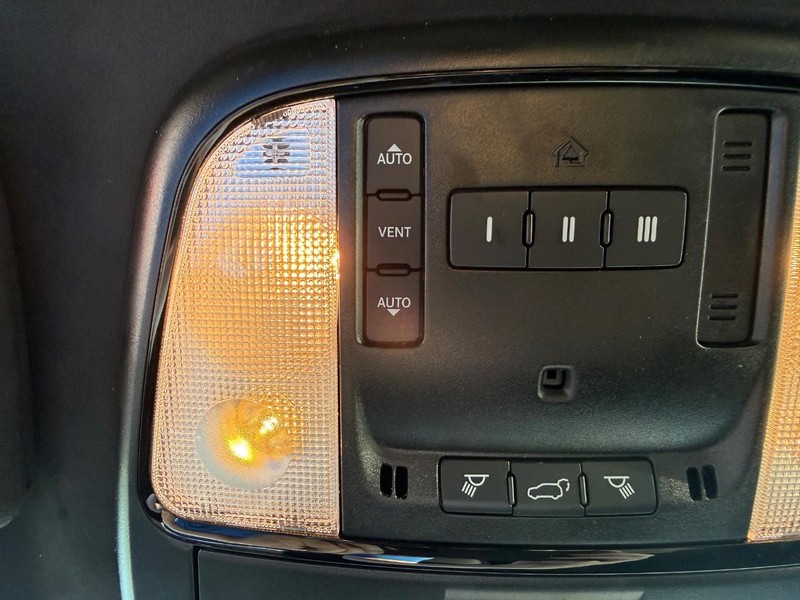 Dodge Durango Vehicle Full-screen Gallery Image 31