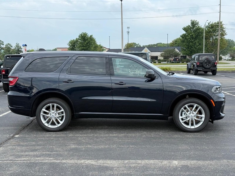Dodge Durango Vehicle Full-screen Gallery Image 2