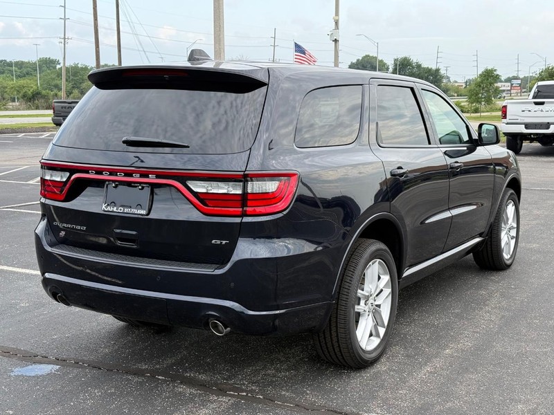 Dodge Durango Vehicle Full-screen Gallery Image 3