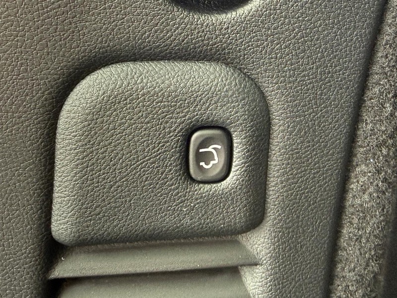 Dodge Durango Vehicle Full-screen Gallery Image 8