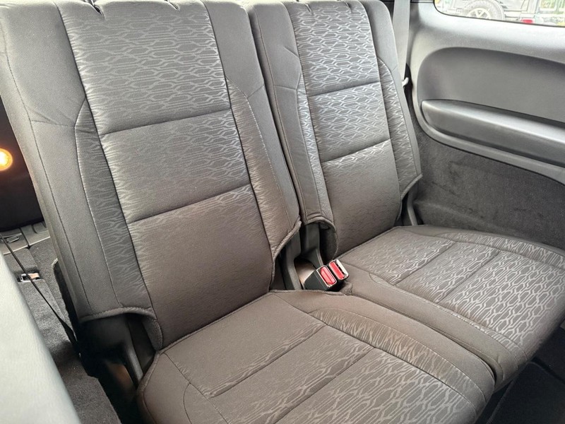 Dodge Durango Vehicle Full-screen Gallery Image 14
