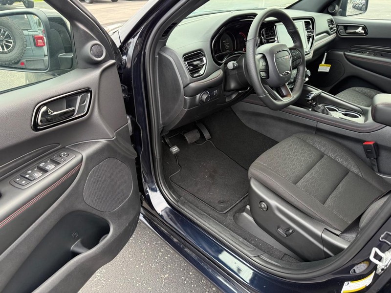 Dodge Durango Vehicle Full-screen Gallery Image 19