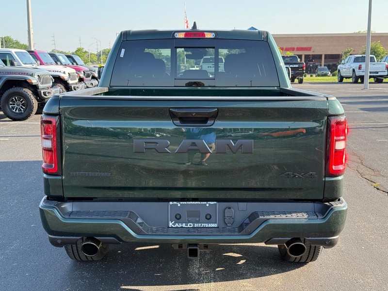 Ram 1500 Vehicle Full-screen Gallery Image 4