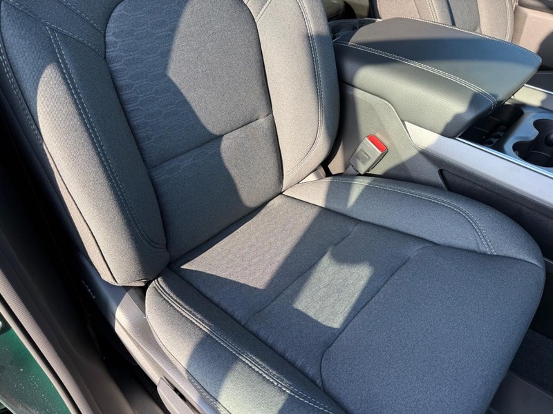 Ram 1500 Vehicle Full-screen Gallery Image 15