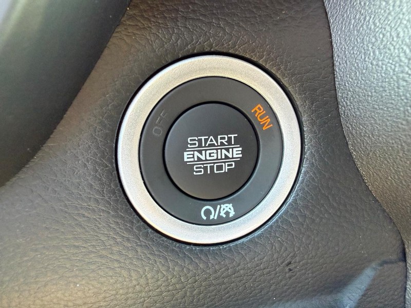 Ram 1500 Vehicle Full-screen Gallery Image 21
