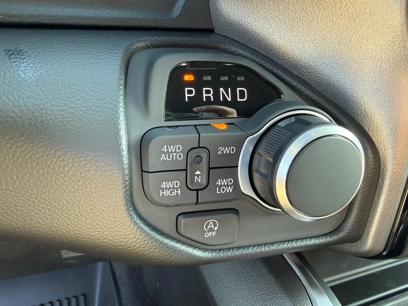 Ram 1500 Vehicle Full-screen Gallery Image 22