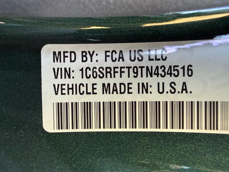Ram 1500 Vehicle Full-screen Gallery Image 30