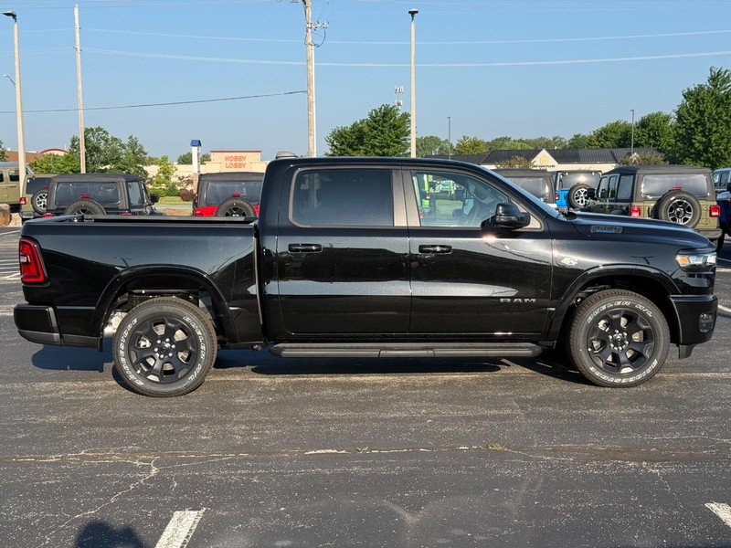 Ram 1500 Vehicle Full-screen Gallery Image 2